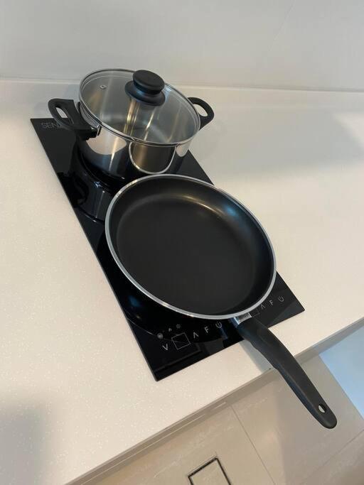 JB SKS Pavillion 1BR Apt nearJB CIQ -Smart tv