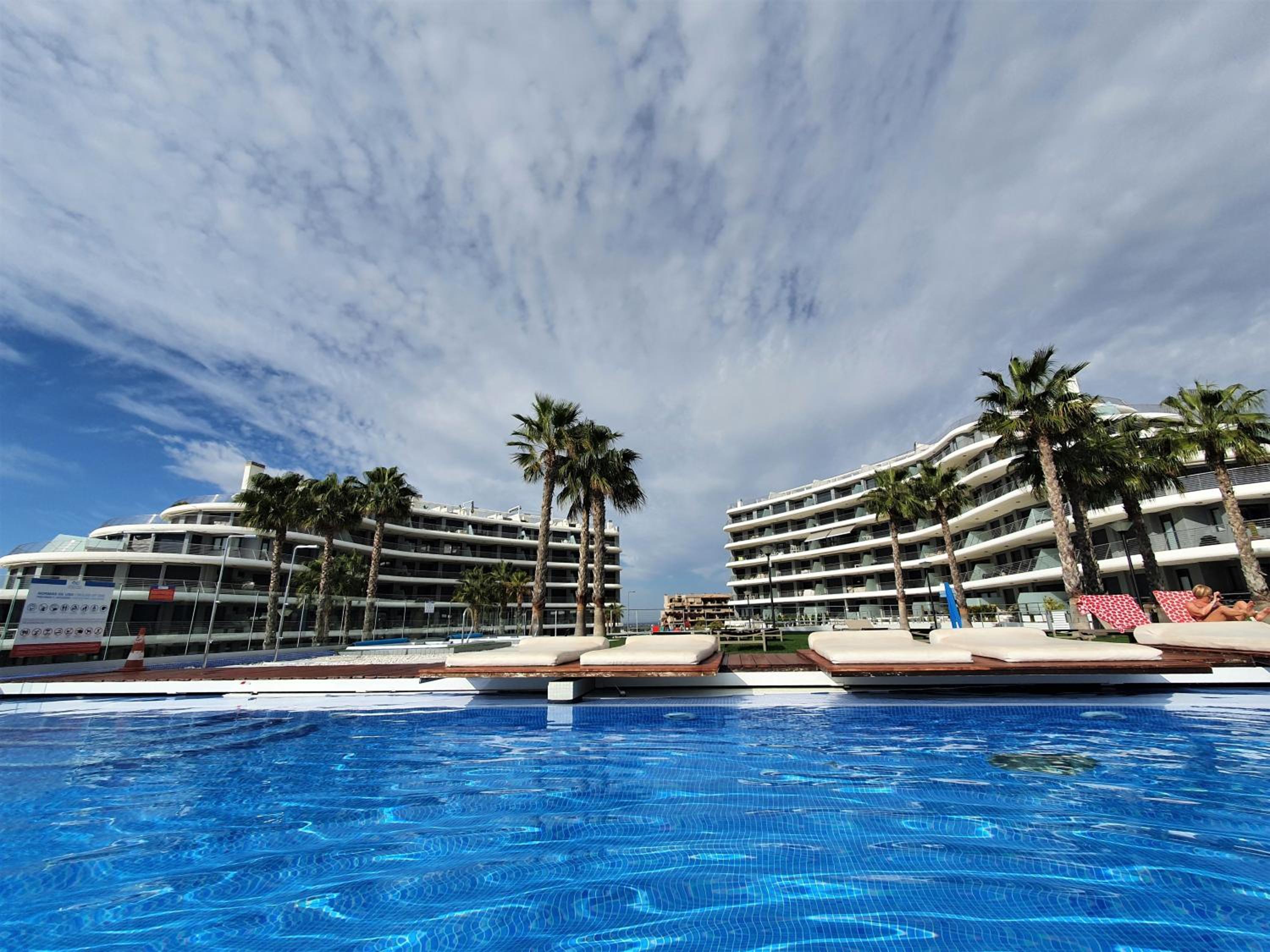 Hotel Luxurious apartment next to the sea - Image 1