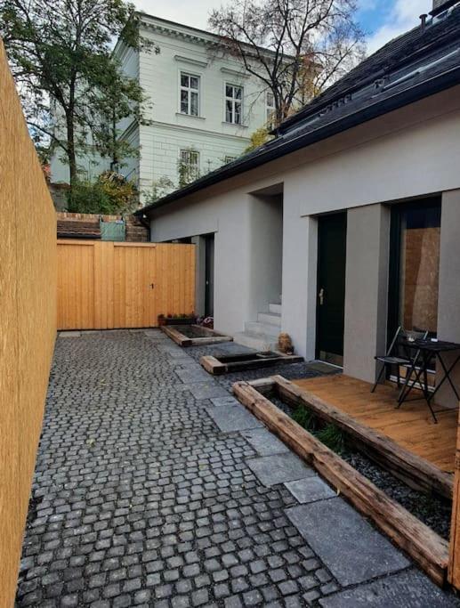 Cozy friendly place with free parking