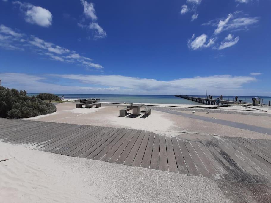 Dromana Beach Holiday House *3 minutes to the sand