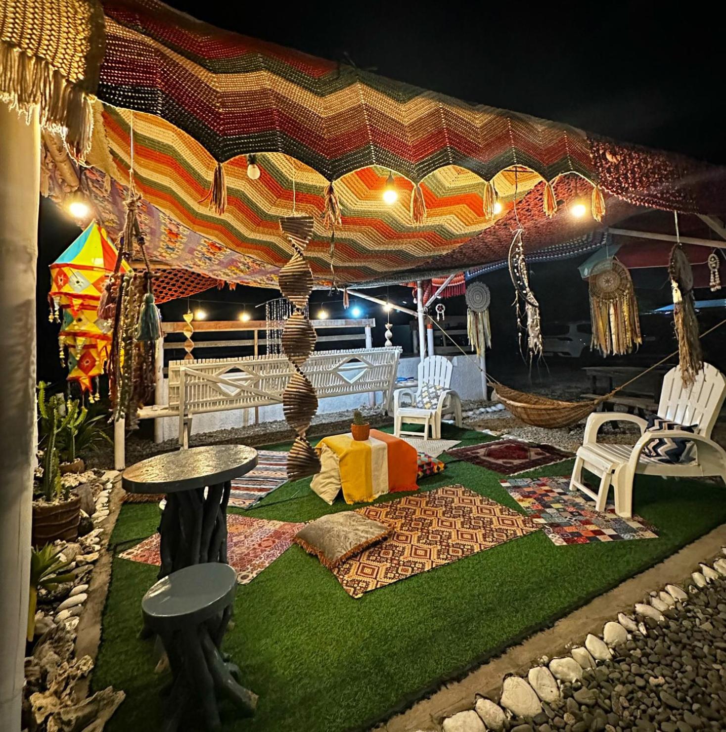 REEF HOUSE BACNOTAN beige sand beach front with Swimming pool
