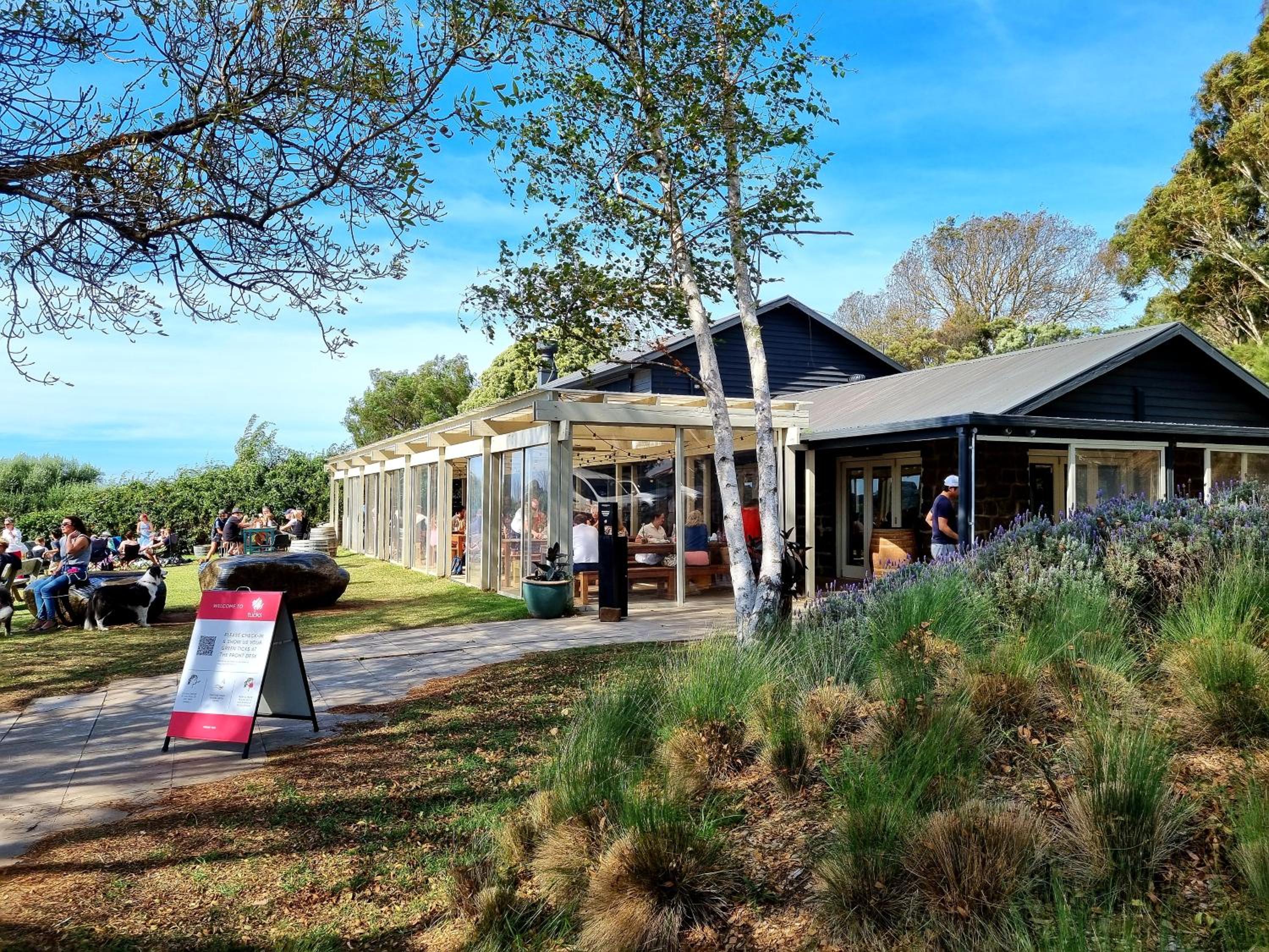 Dromana Beach Holiday House *3 minutes to the sand