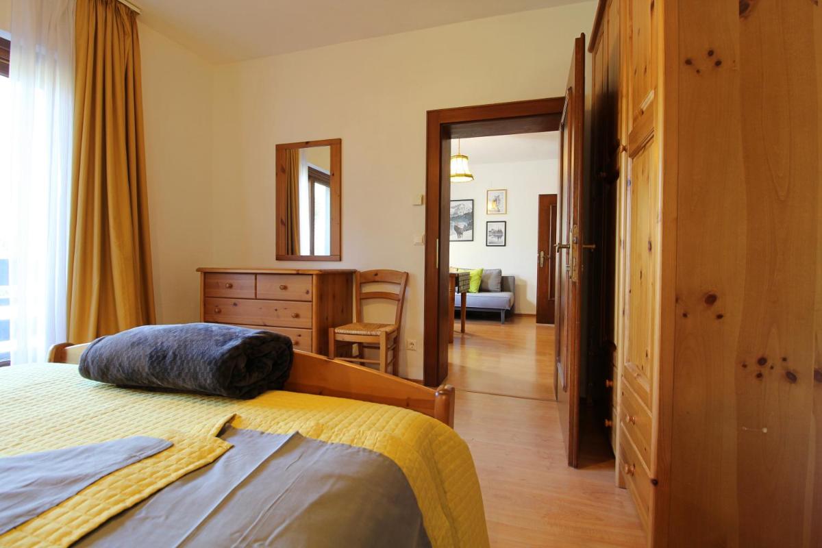 Ski-to-door apartment Waldrand