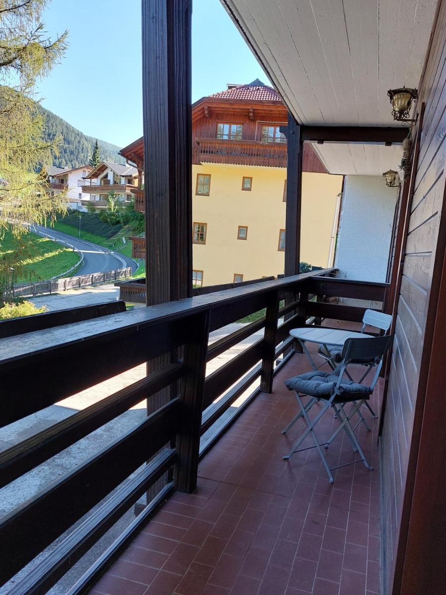 Ski-to-door apartment Waldrand