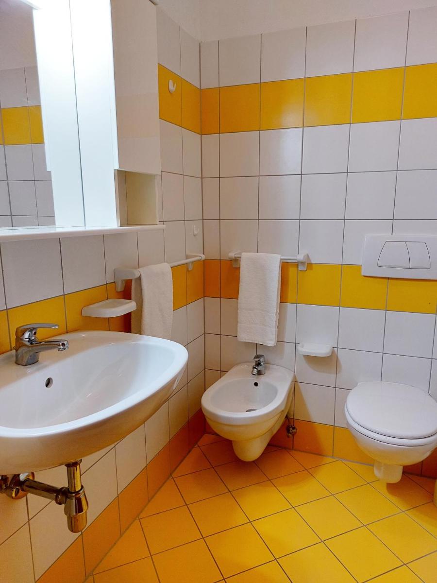 Ski-to-door apartment Waldrand