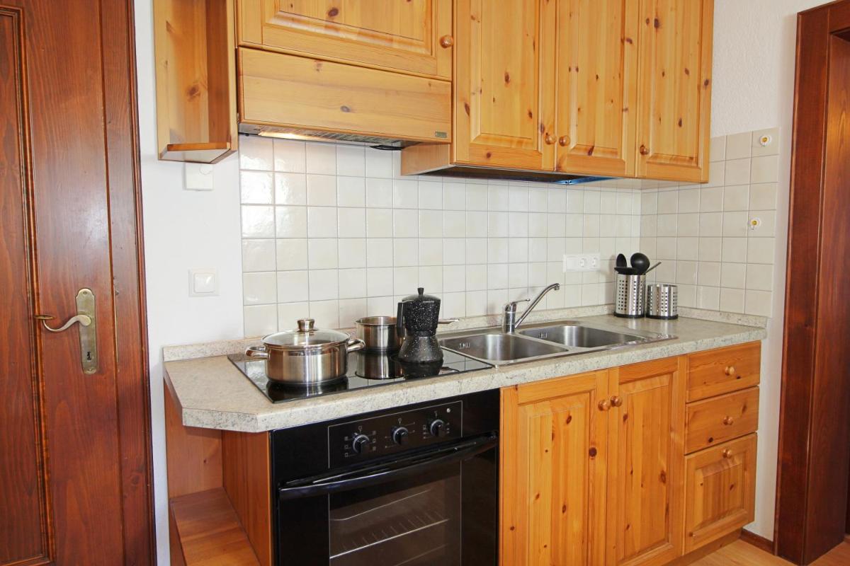 Ski-to-door apartment Waldrand