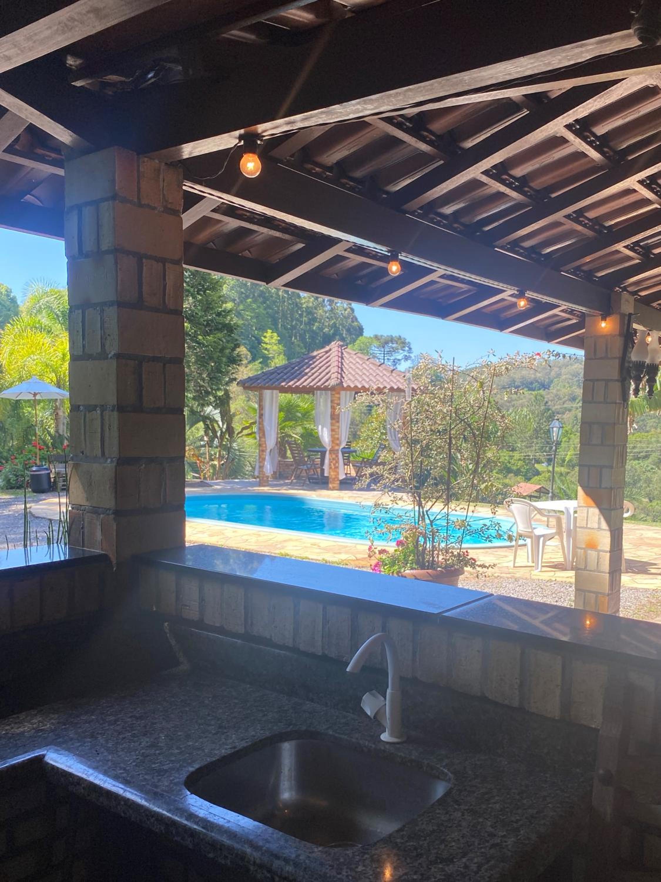 Sítio dos Coqueiros, em meio a natureza com piscina