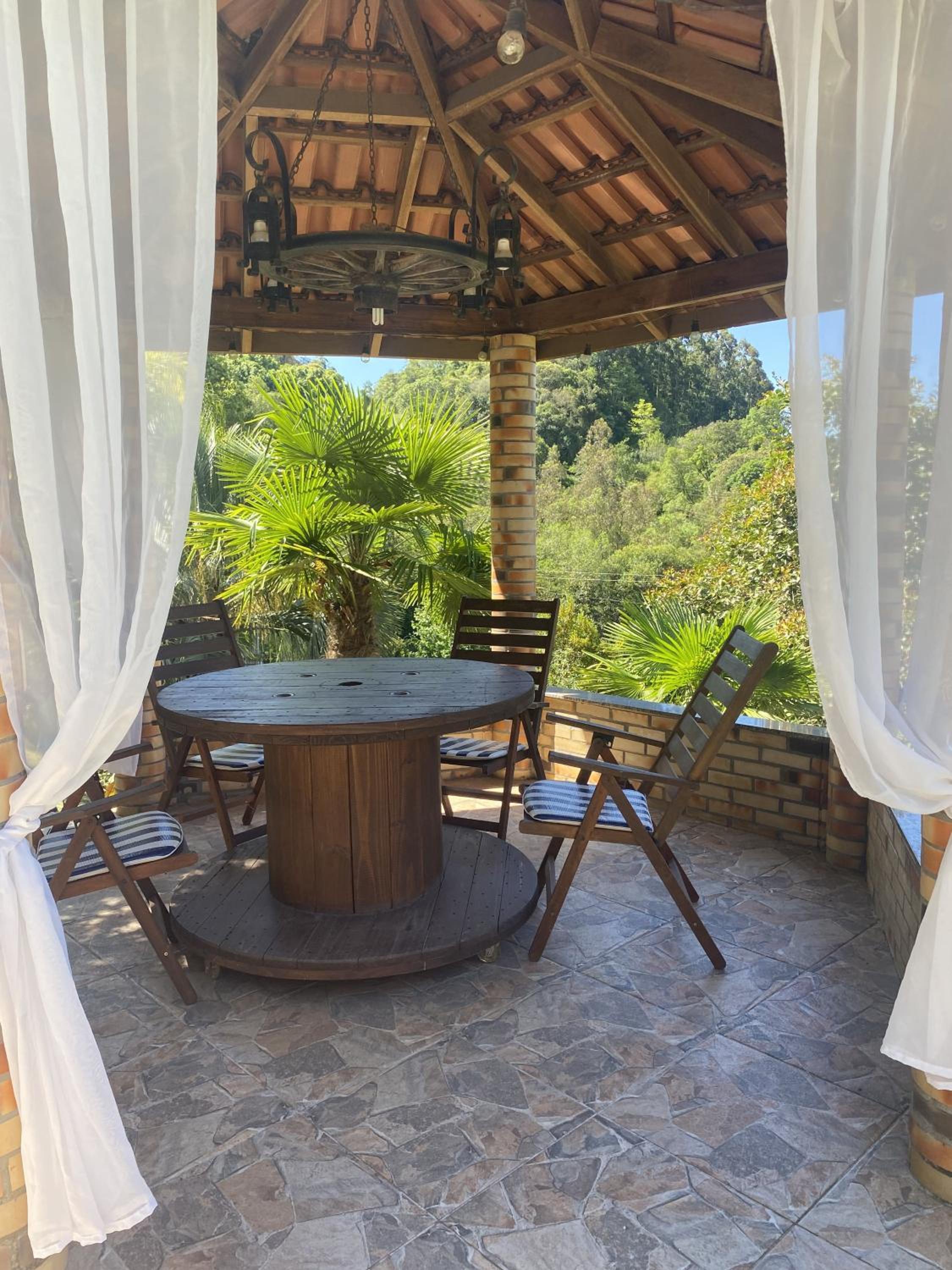 Sítio dos Coqueiros, em meio a natureza com piscina