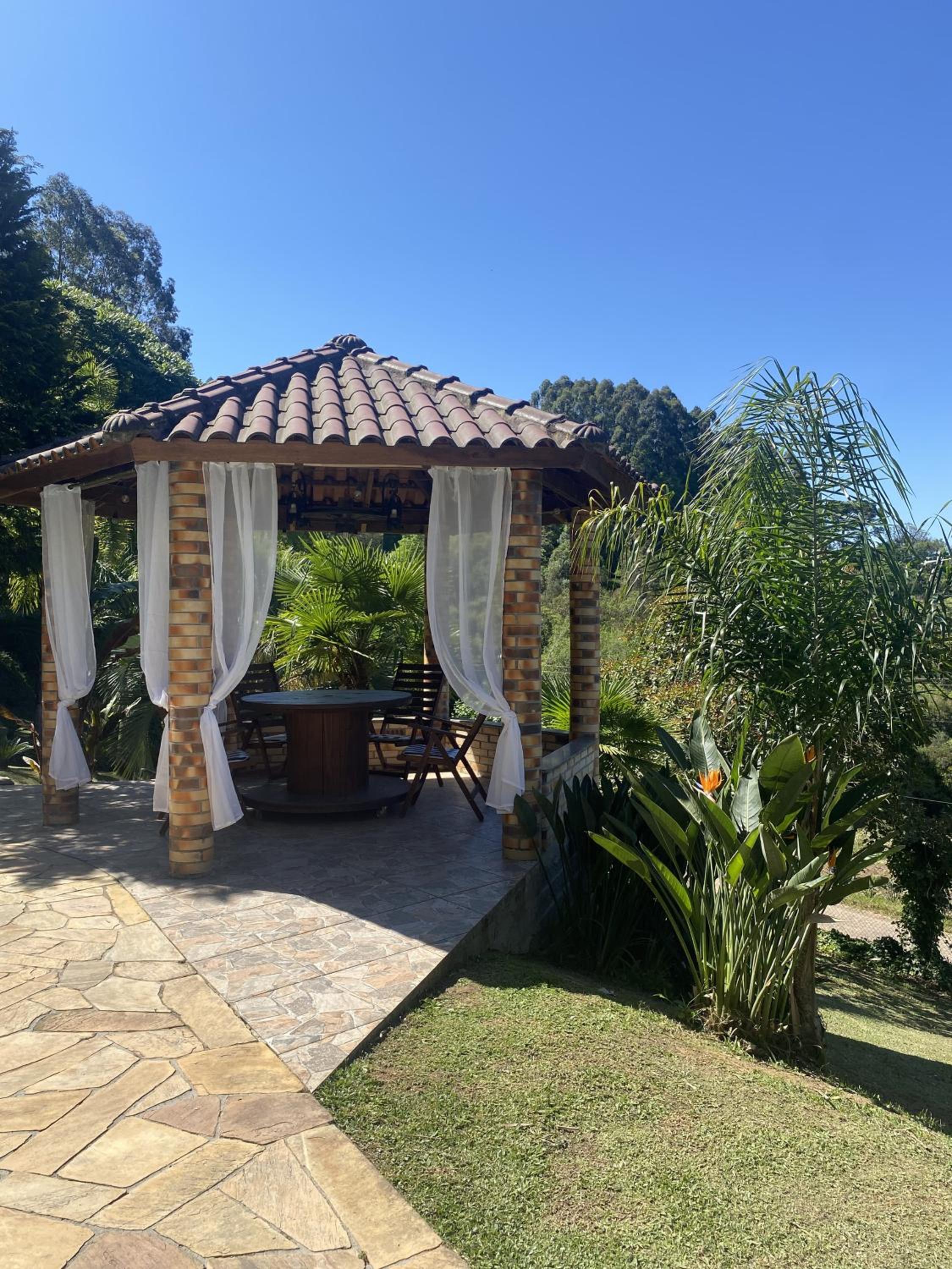 Sítio dos Coqueiros, em meio a natureza com piscina