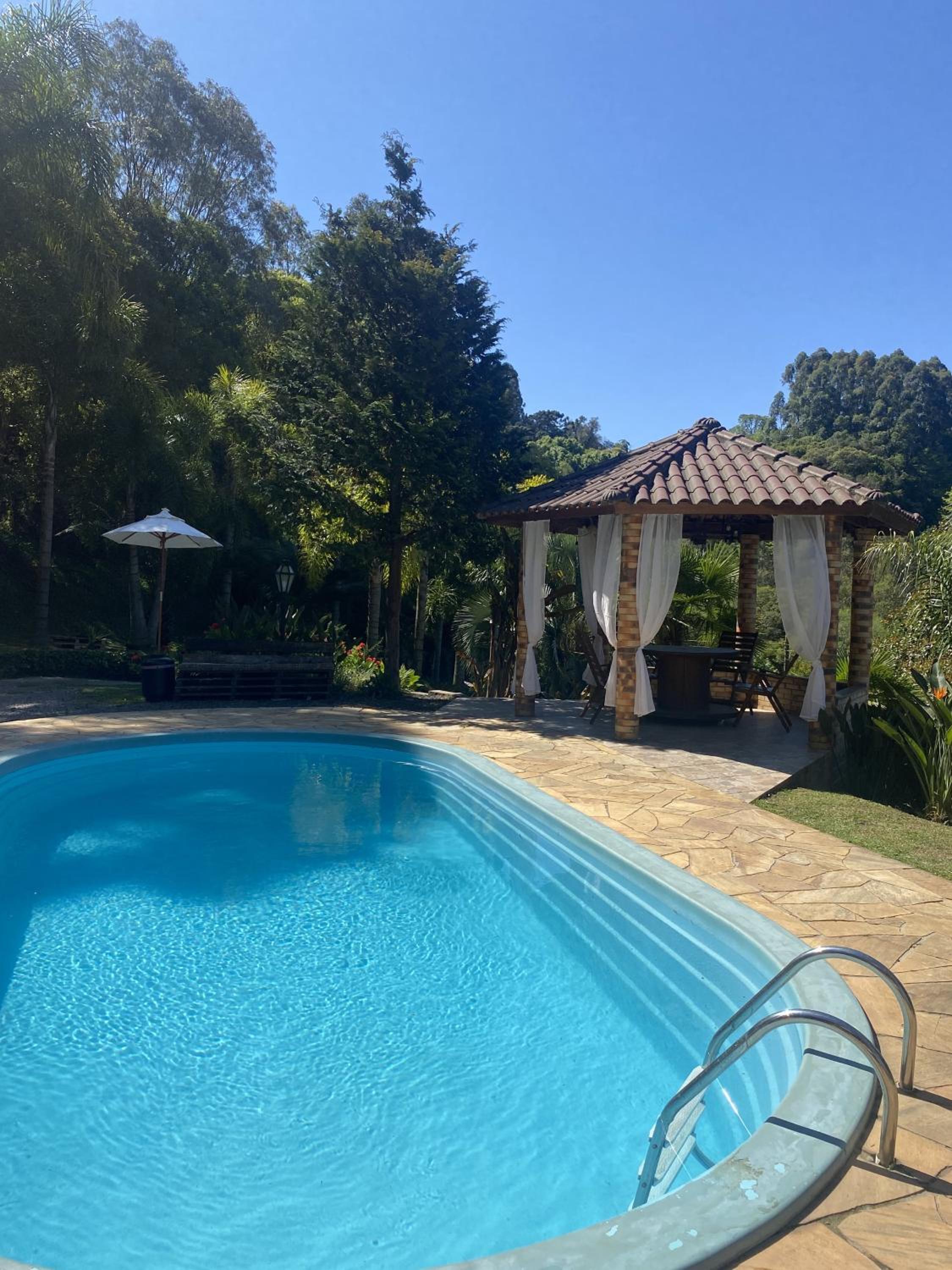 Sítio dos Coqueiros, em meio a natureza com piscina