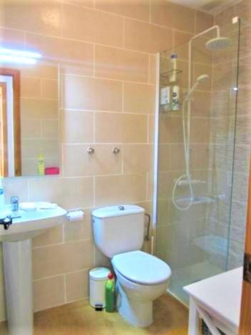 Beautiful 2 Bedroom Bungalow with Communal Pools