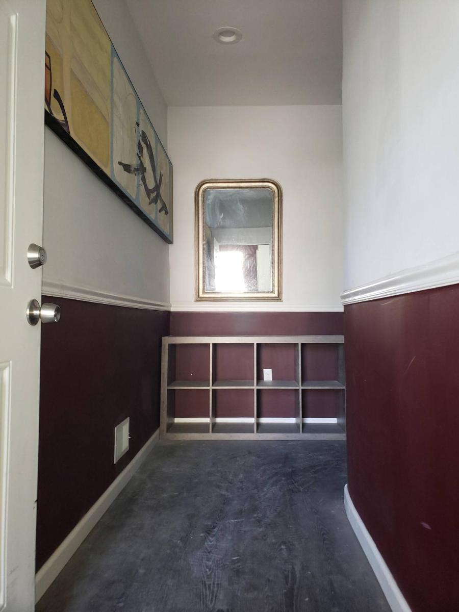 Lovely 3 Bedroom Apt With Parking On Premises view 2