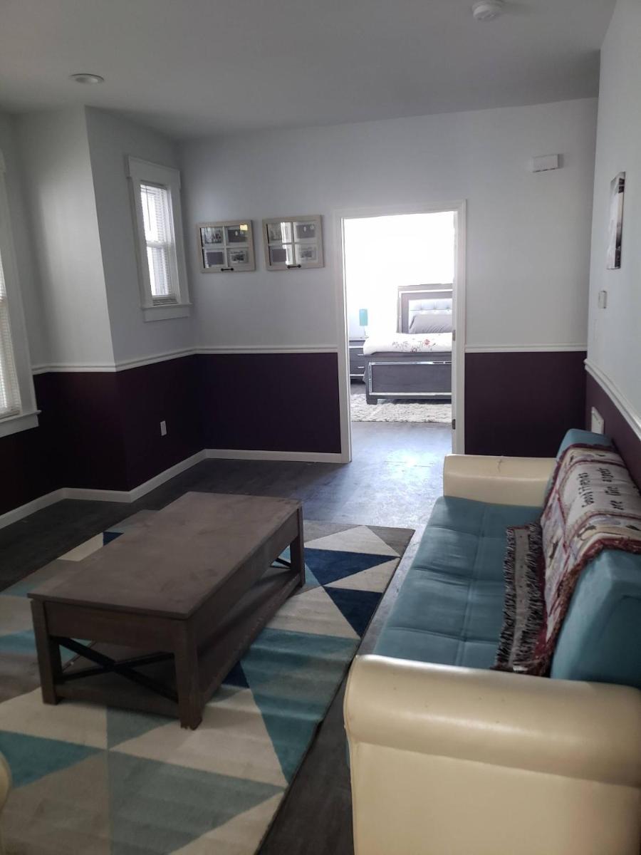 Lovely 3 Bedroom Apt With Parking On Premises view 5