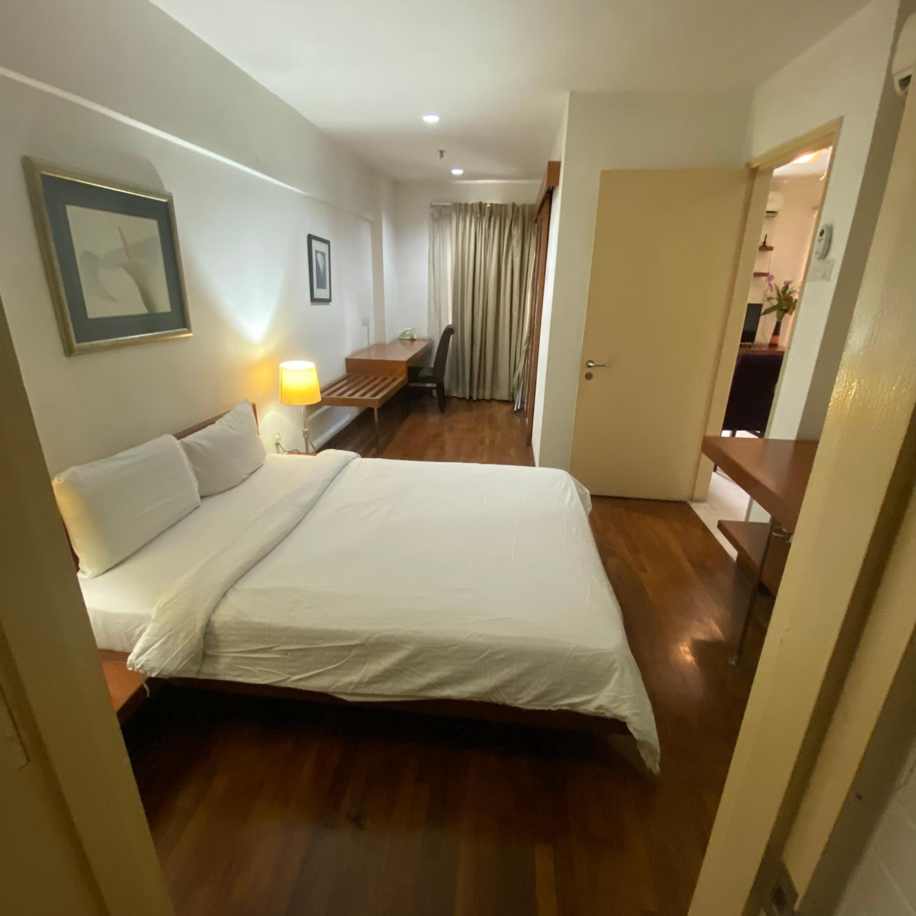 Peninsula Residences All Suite Hotel