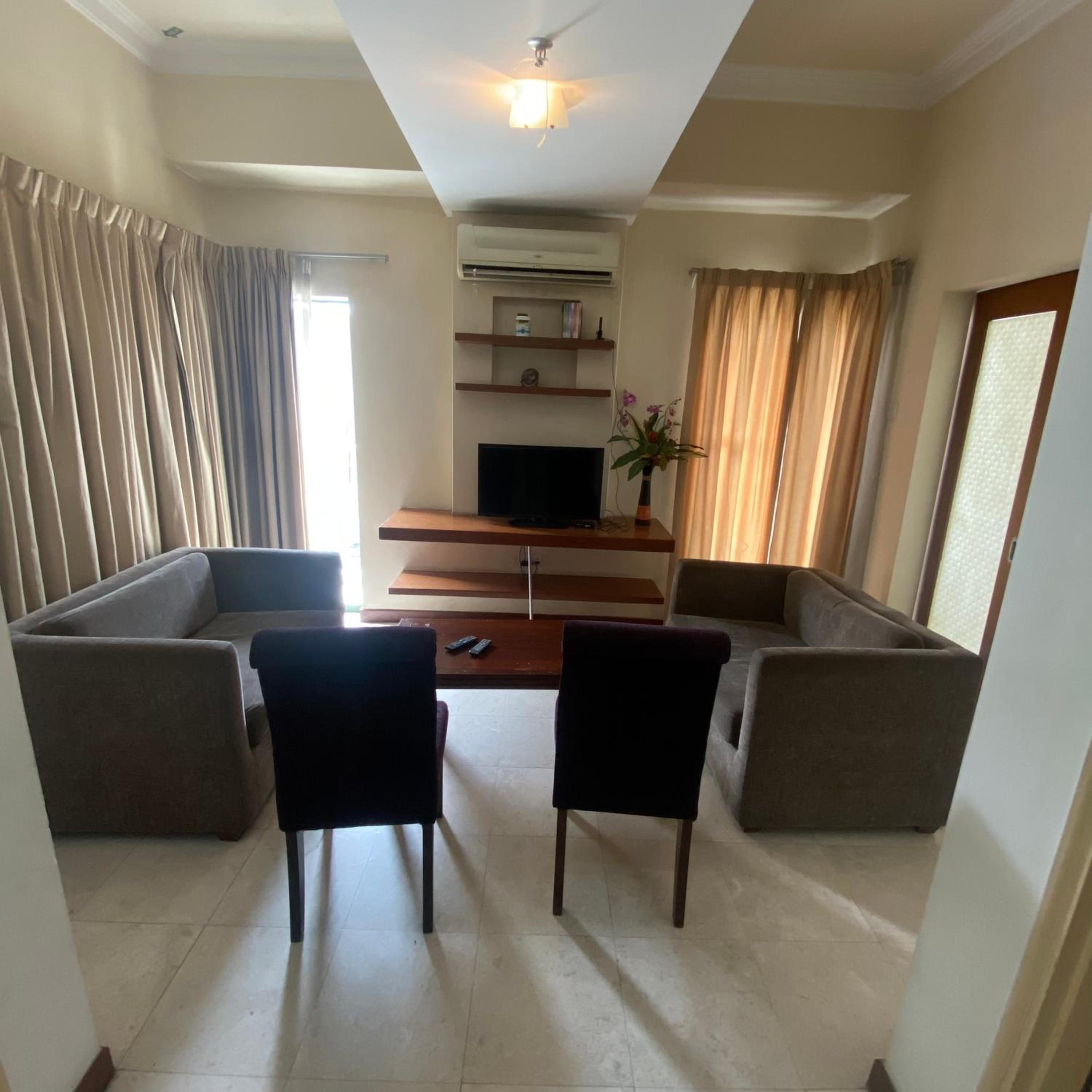 Peninsula Residences All Suite Hotel