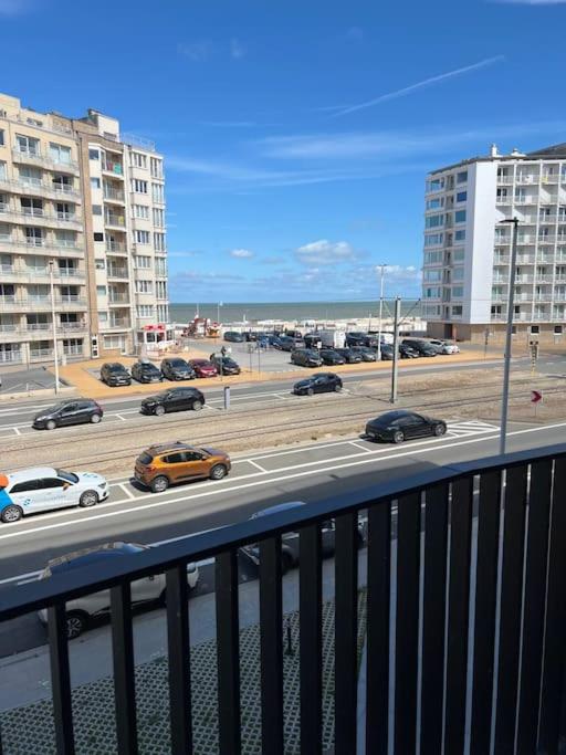 Sea View 1 BR Flat With Pool - Ideal For Couples & Families By SlowayStay Holiday Apartment & Short Term Rental Oostende