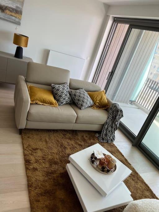 Sea View 1 BR Flat With Pool - Ideal For Couples & Families By SlowayStay Holiday Apartment & Short Term Rental Oostende