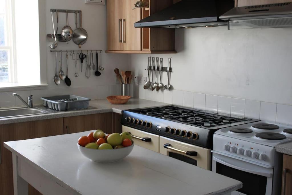 St Marys Farmhouse - Traditional Country Farmhouse with Open Fire