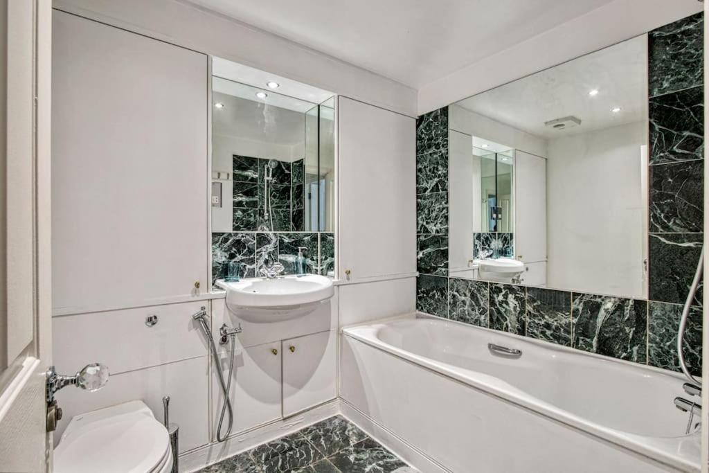 2-Bed 2-Bathroom Mayfair - Maddox St