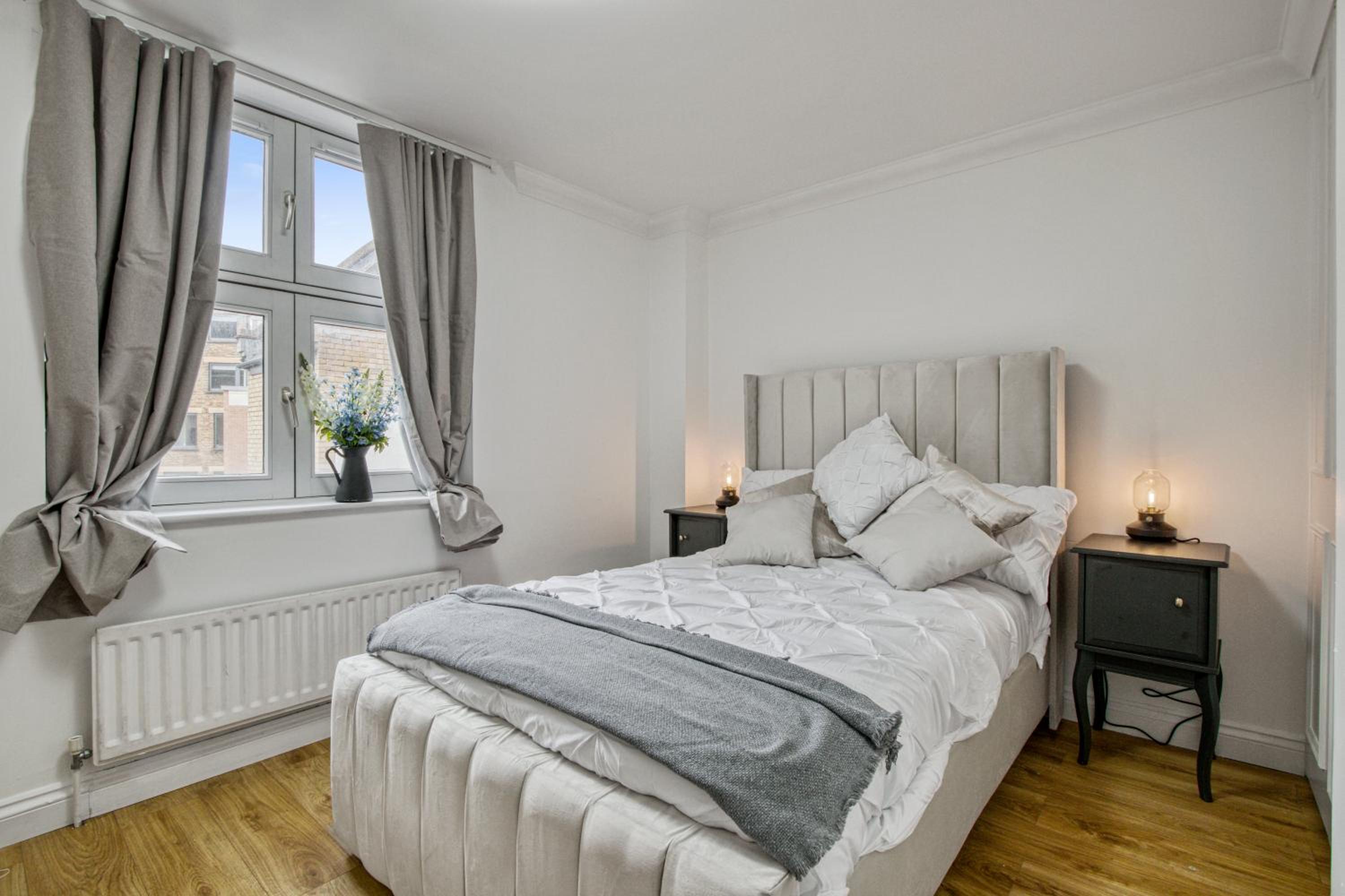 2-Bed 2-Bathroom Mayfair - Maddox St