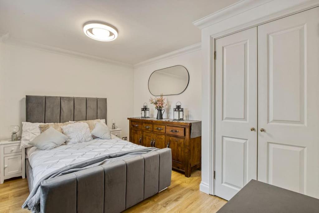 2-Bed 2-Bathroom Mayfair - Maddox St