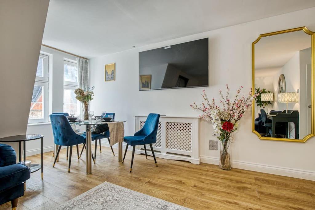 2-Bed 2-Bathroom Mayfair - Maddox St