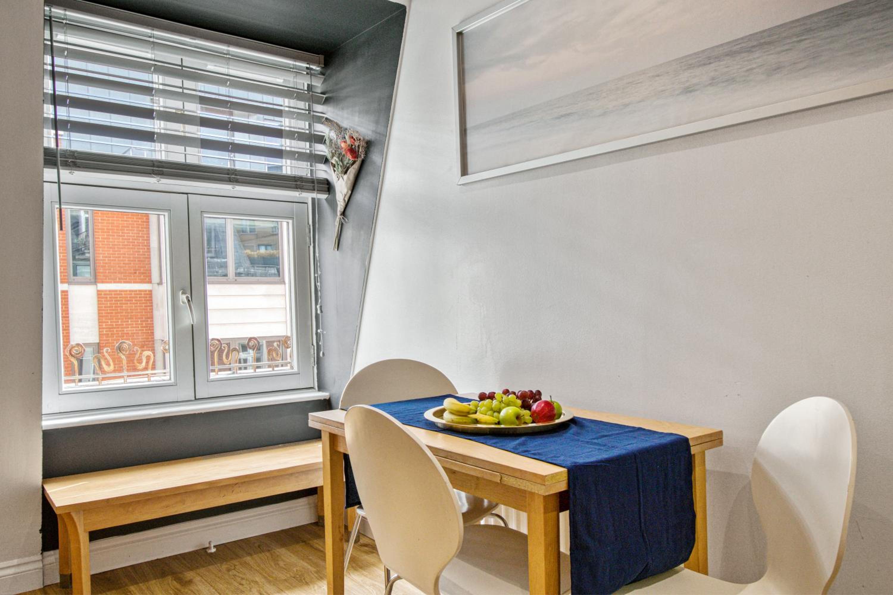 2-Bed 2-Bathroom Mayfair - Maddox St