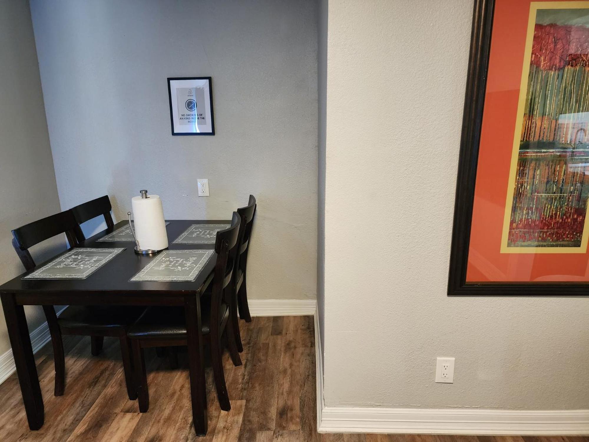 Luxury House Medical Center/Downtown/EV/Parking view 3