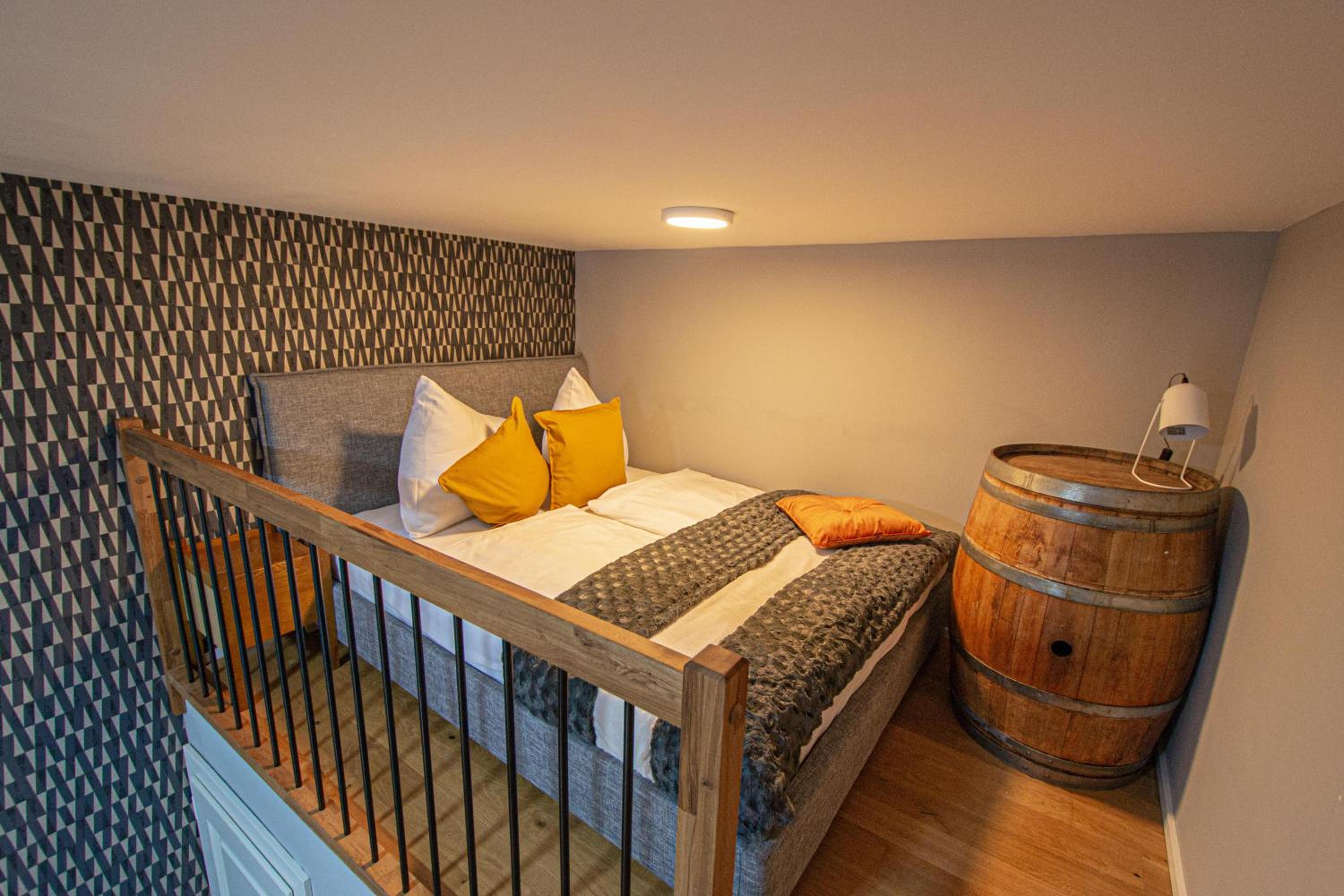 Main train station apartment close to the the Main Square!