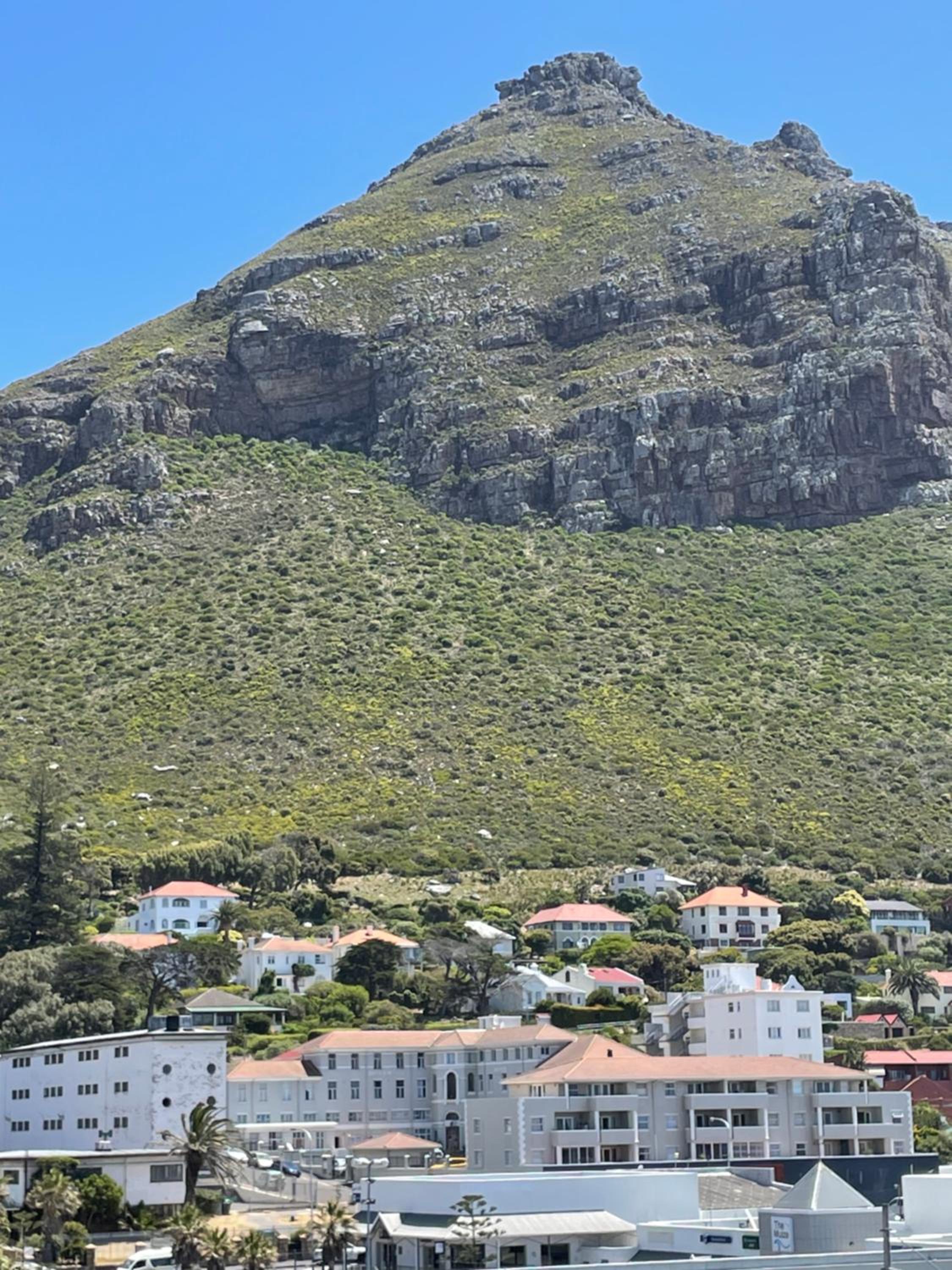 Muizenberg apartment 100m from beach view 5