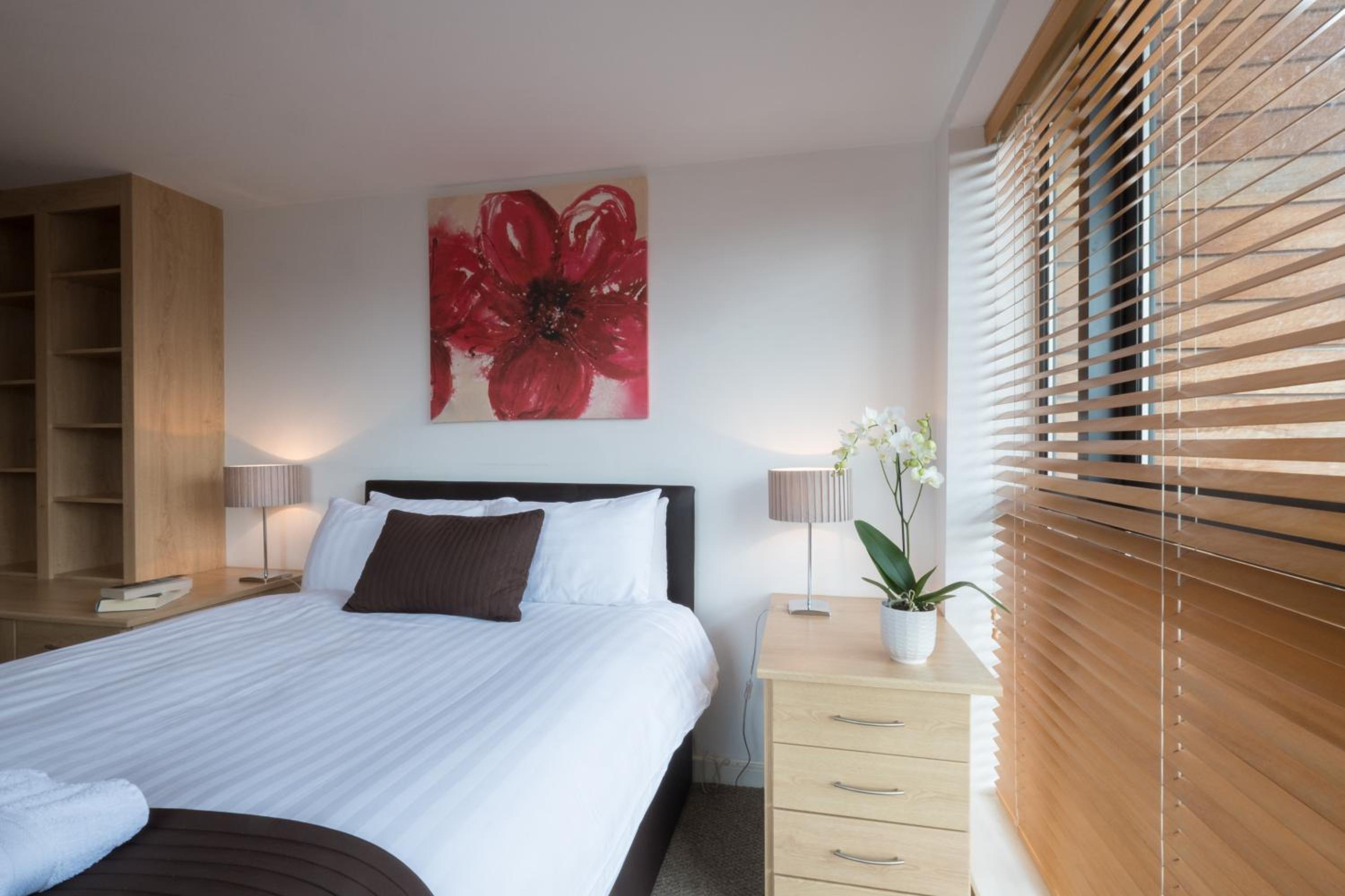 Base Serviced Apartments - Duke Street view 4