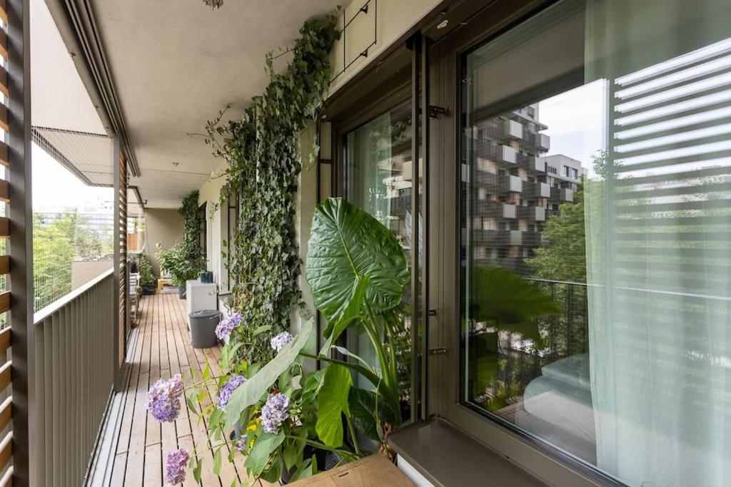 Dream Apartment - central and quiet with AC and free parking garage