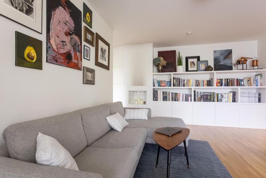 Dream Apartment - central and quiet with AC and free parking garage