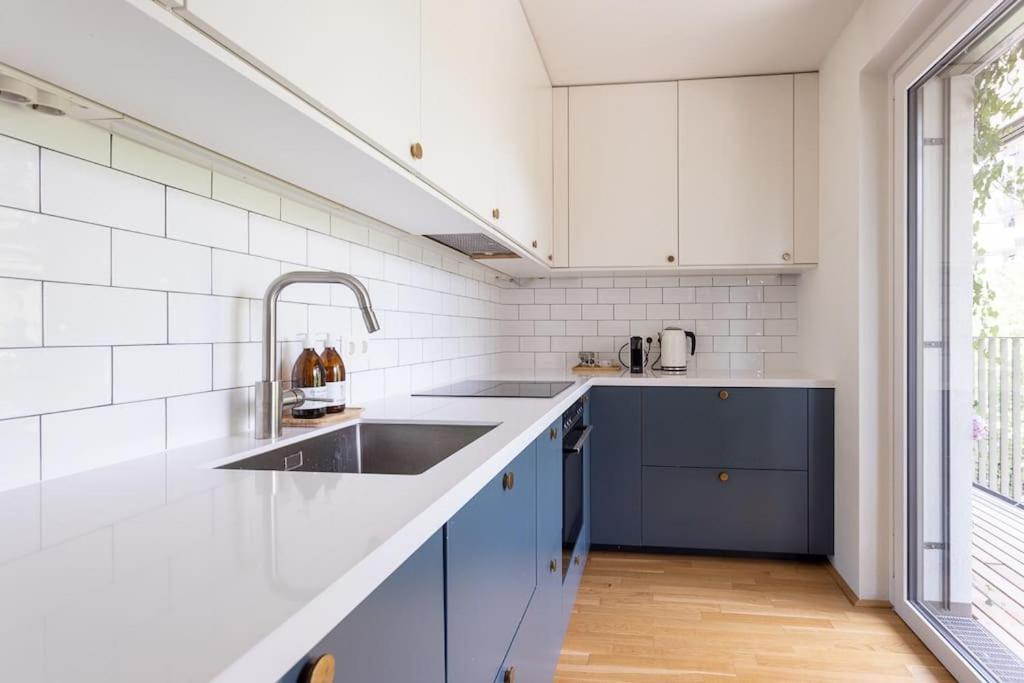 Dream Apartment - central and quiet with AC and free parking garage