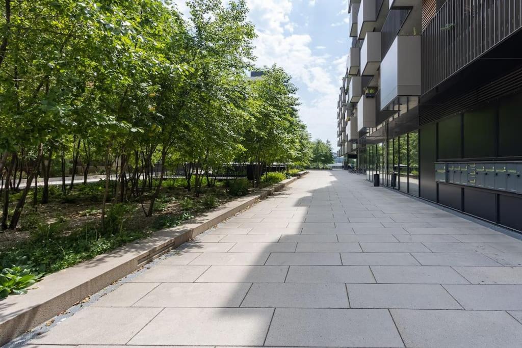Dream Apartment - central and quiet with AC and free parking garage