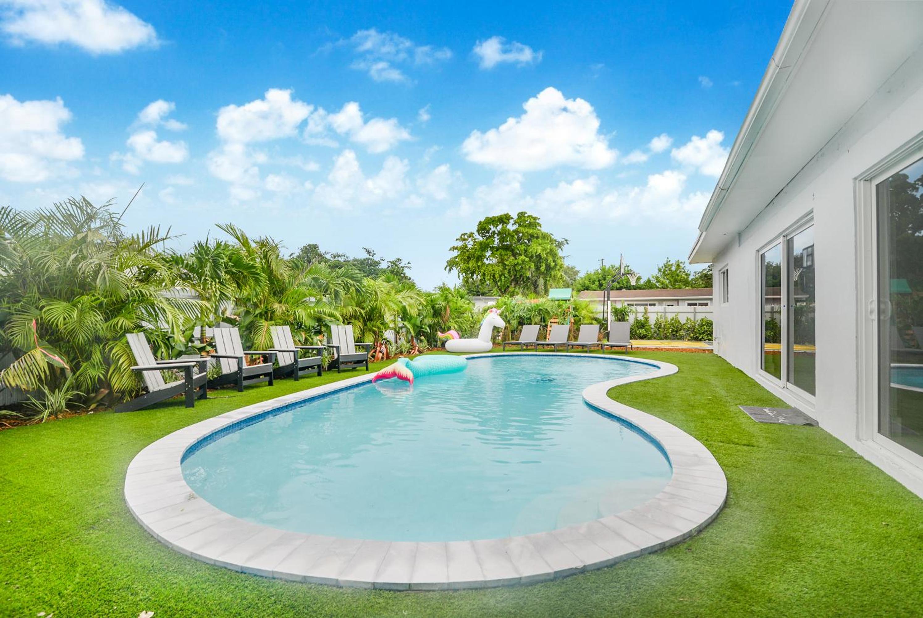 Family 5BR Miami Resort Pool, Sports & BBQ Oasis L04