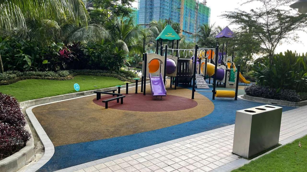 Paradise Pines Central Park JB