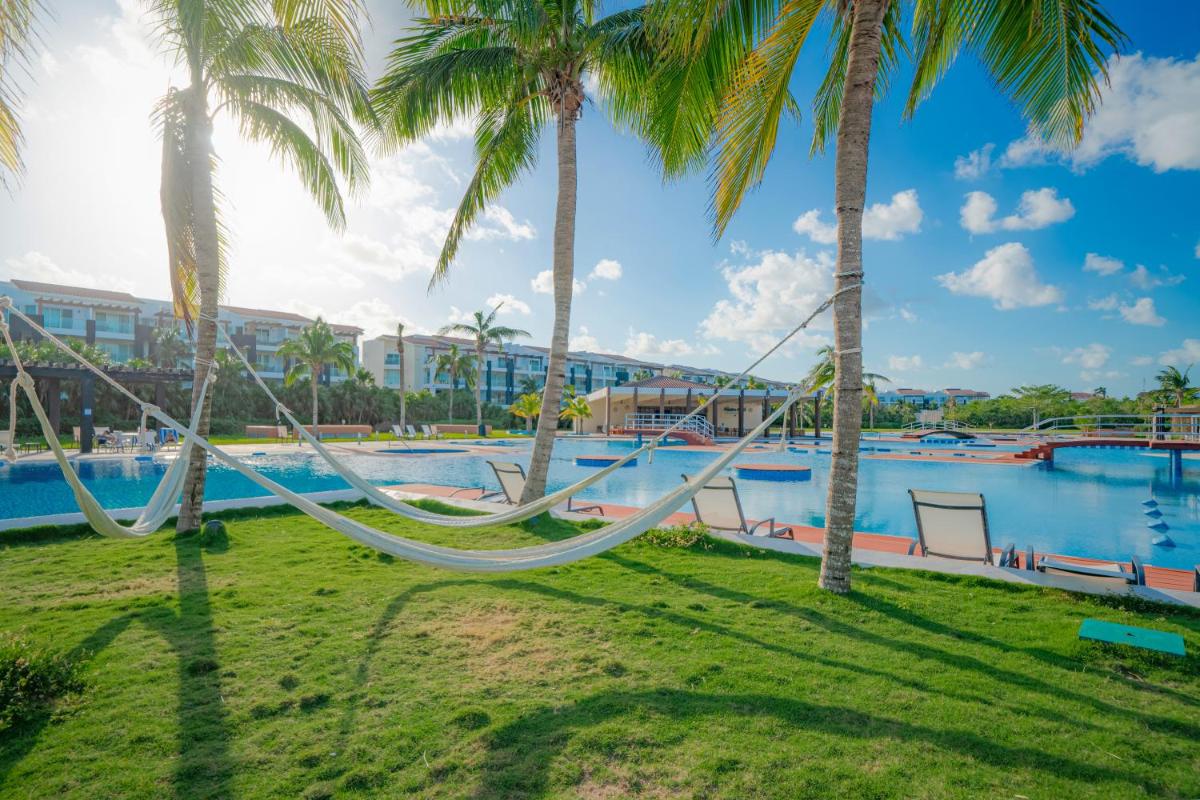 Luxury PH with 2 BR, Private beach At Mareazul - Vista Playa