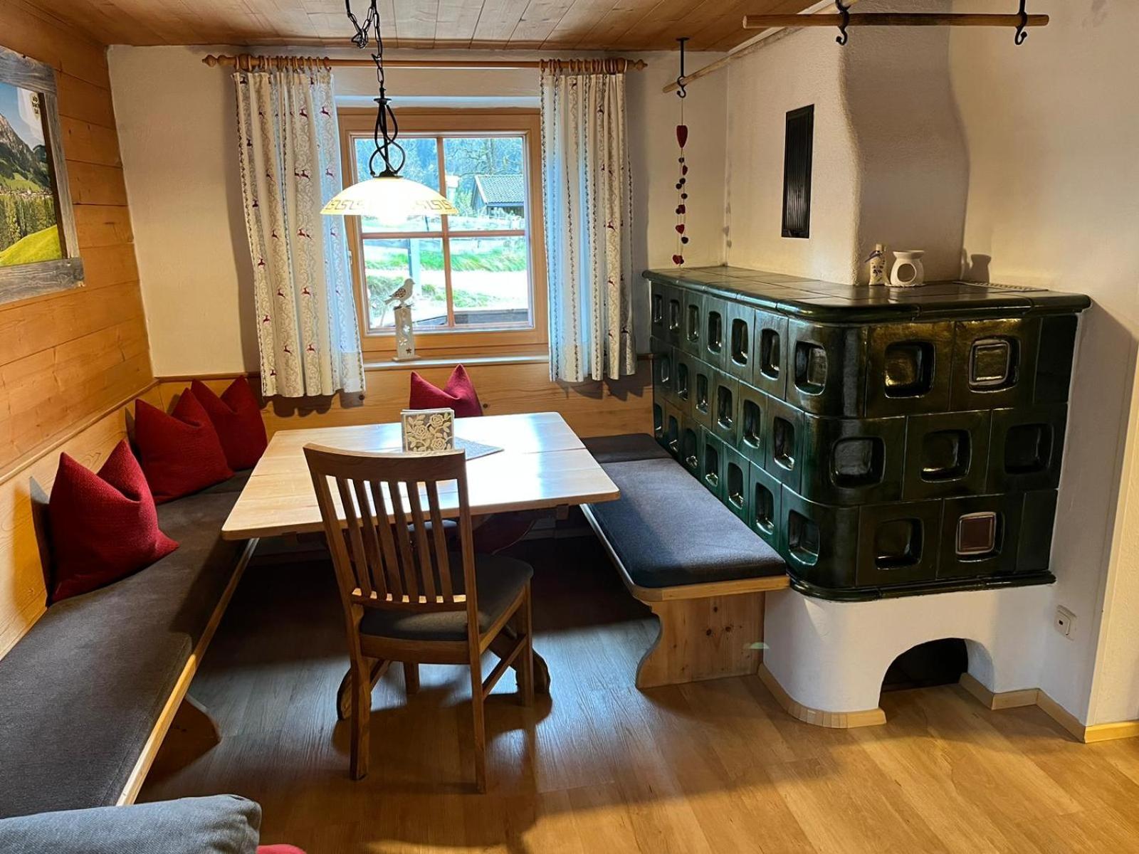Wörglerhof's Hüttenapartments mit Kachelofen Farm Stay