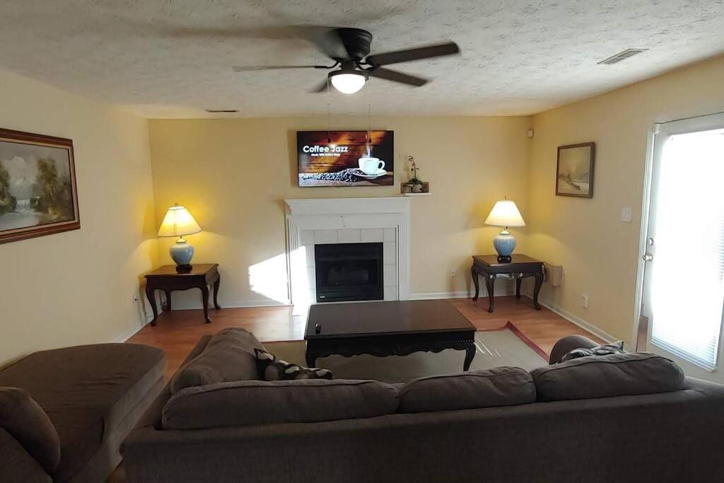 Lexington Vacations - Ranch Style Spacious 3 Bedrooms w/ Jacuzzi tub - Property Image 11