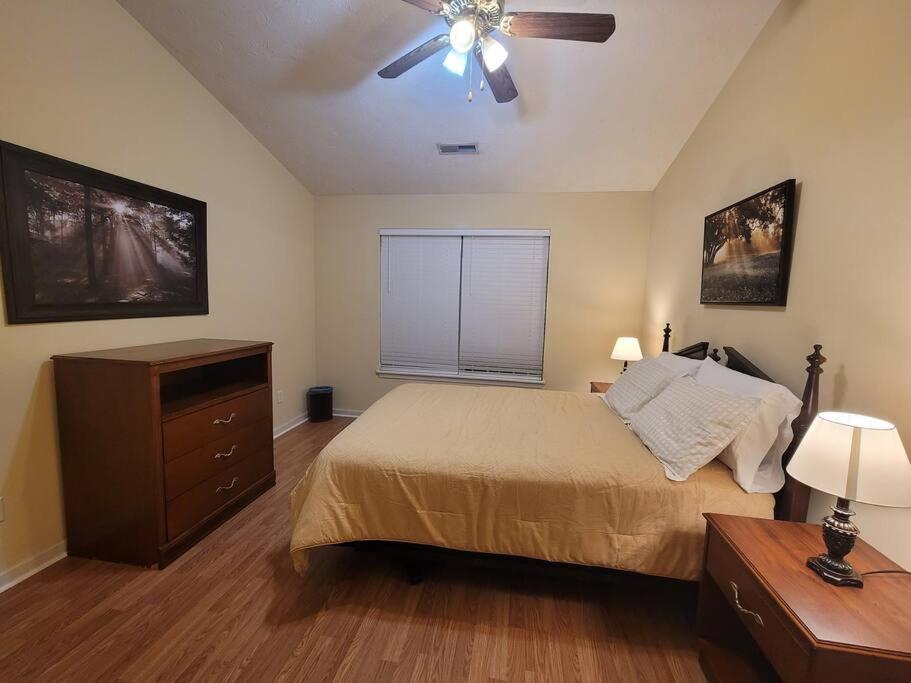 Lexington Vacations - Ranch Style Spacious 3 Bedrooms w/ Jacuzzi tub - Property Image 12