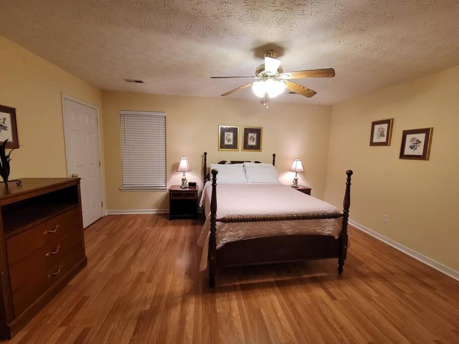 Lexington Vacations - Ranch Style Spacious 3 Bedrooms w/ Jacuzzi tub - Property Image 14