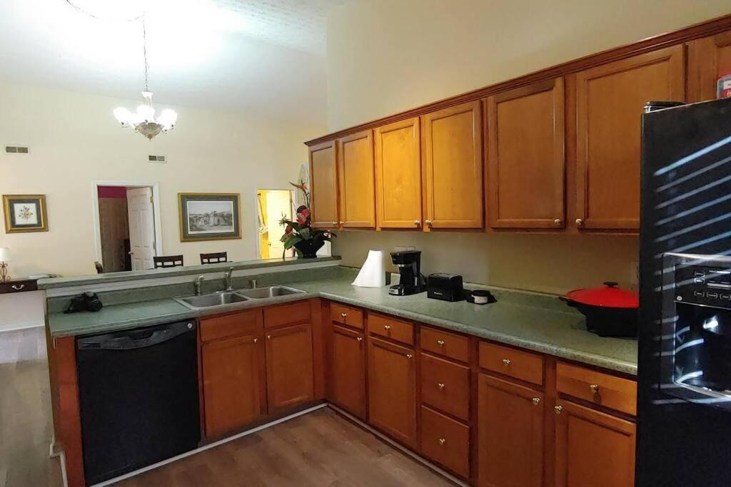 Lexington Vacations - Ranch Style Spacious 3 Bedrooms w/ Jacuzzi tub - Property Image 15