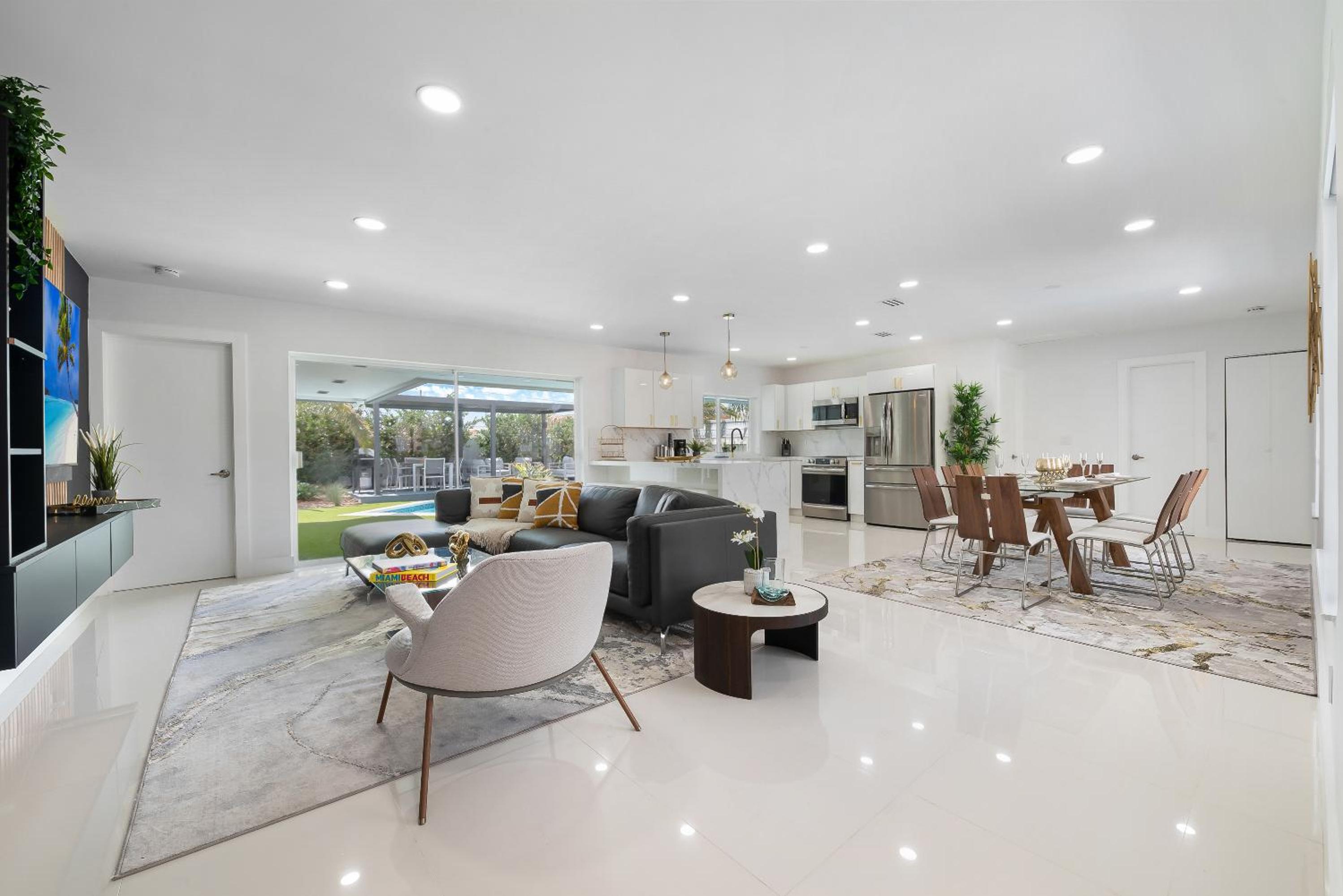 Stunning 5BR Heated Pool, Beach Access & Games L06