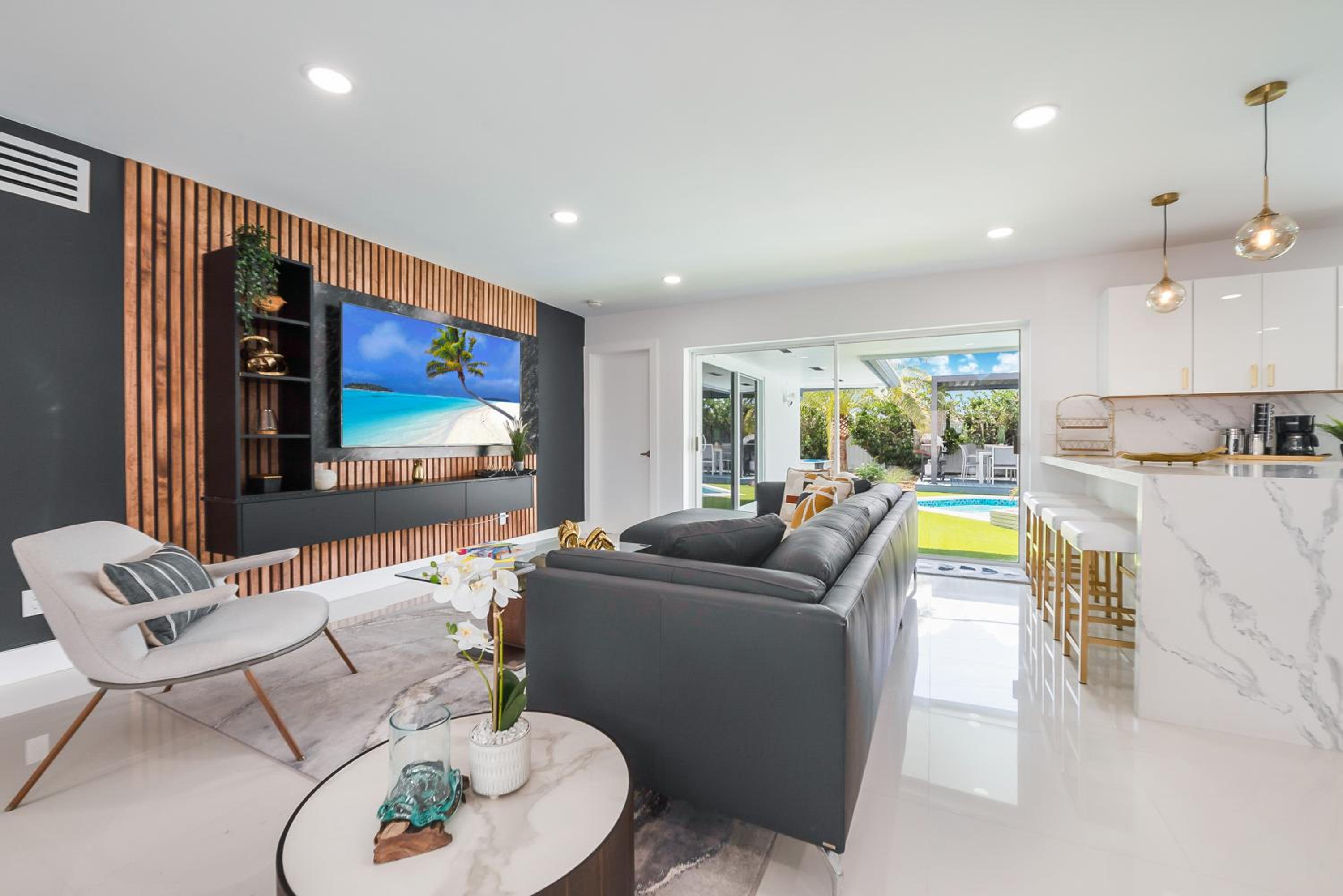 Stunning 5BR Heated Pool, Beach Access & Games L06