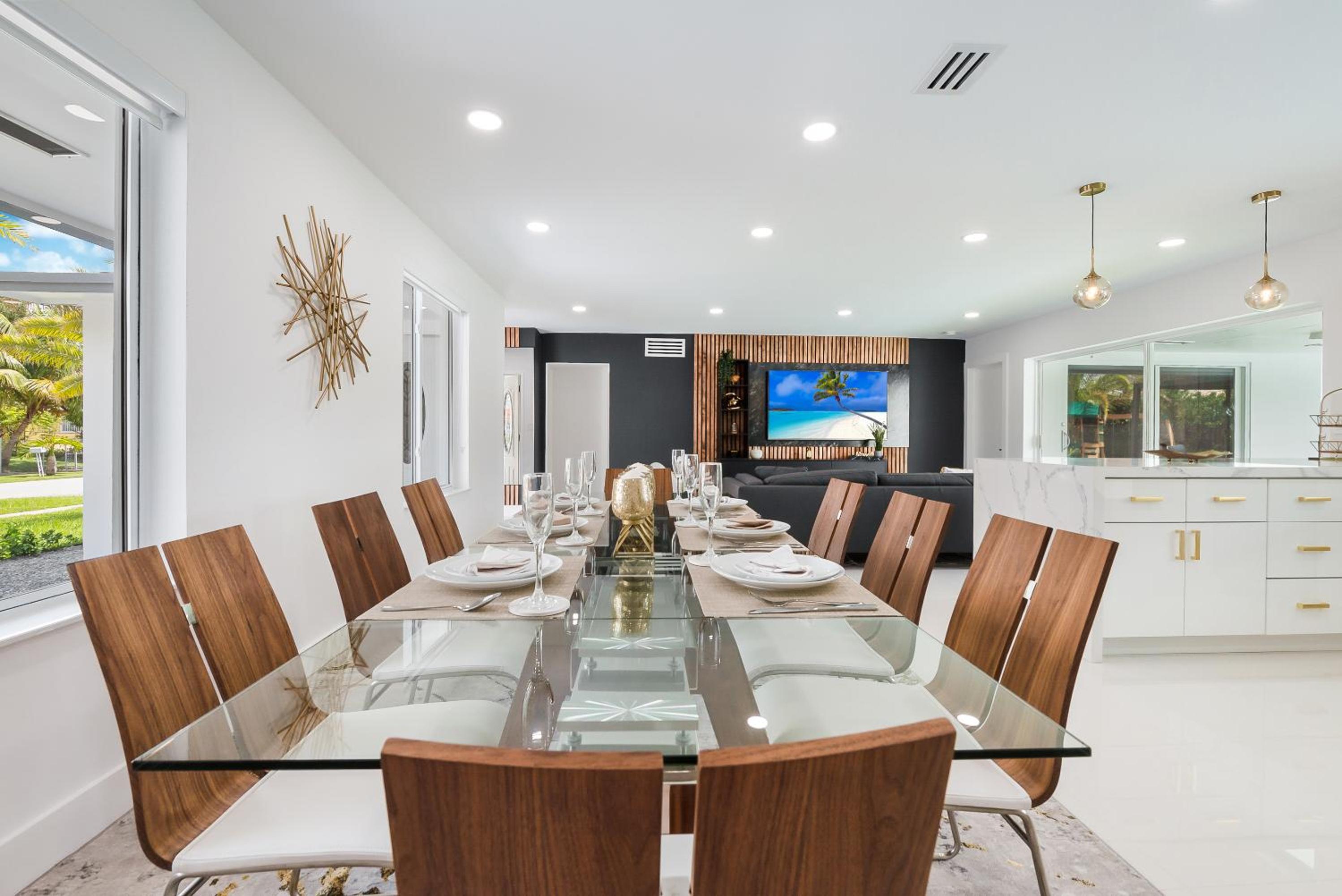 Stunning 5BR Heated Pool, Beach Access & Games L06