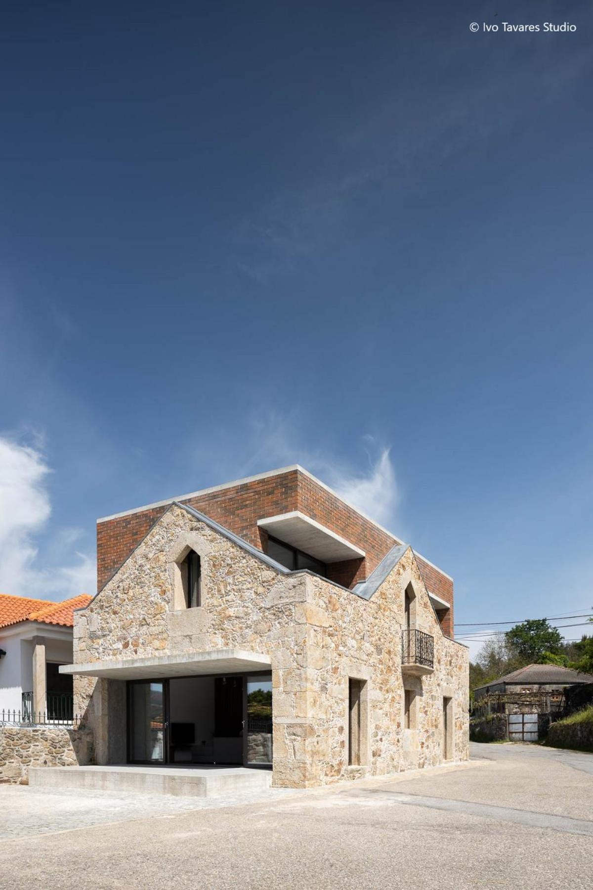 BOX HOUSE