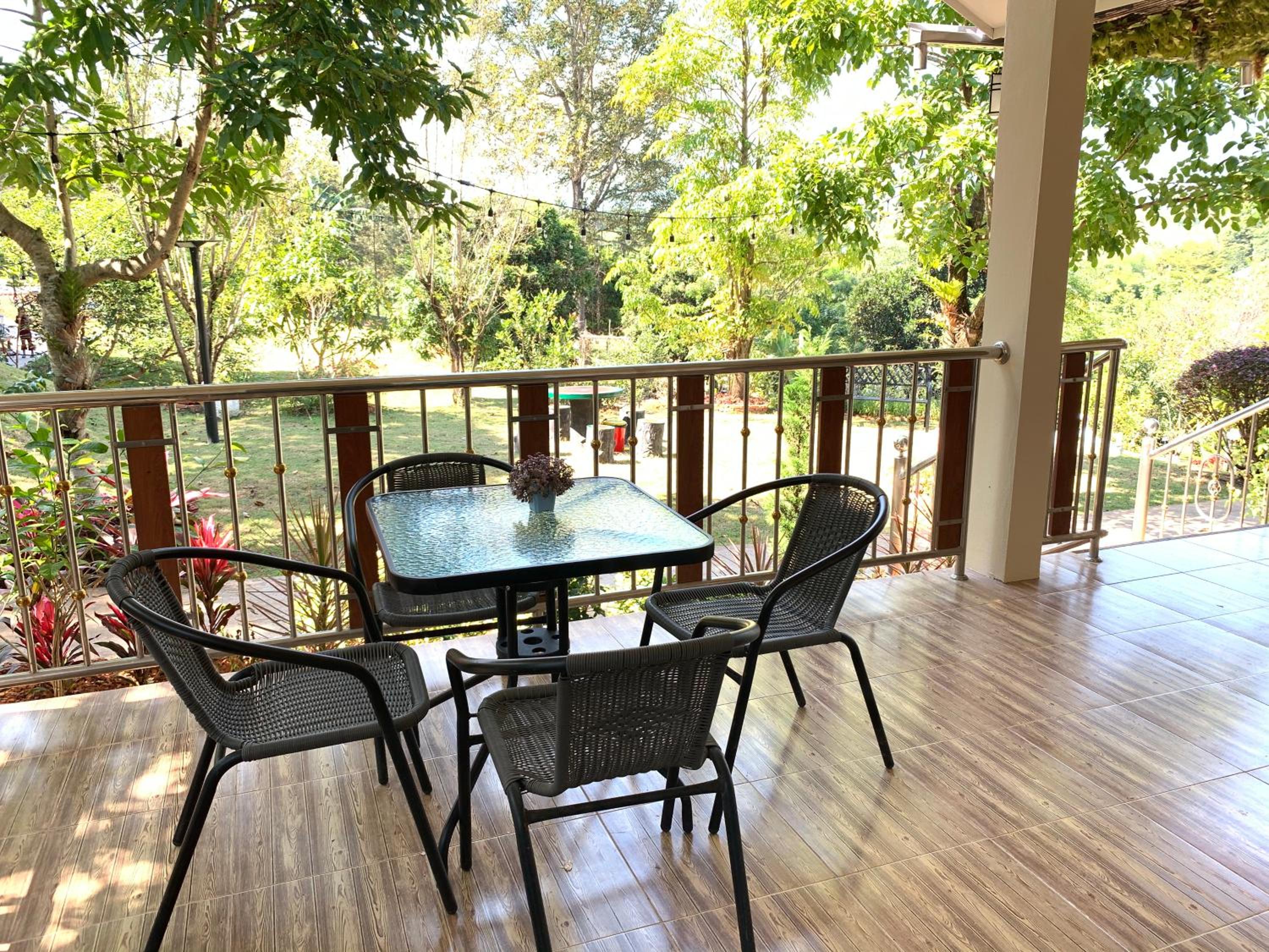 balcony
