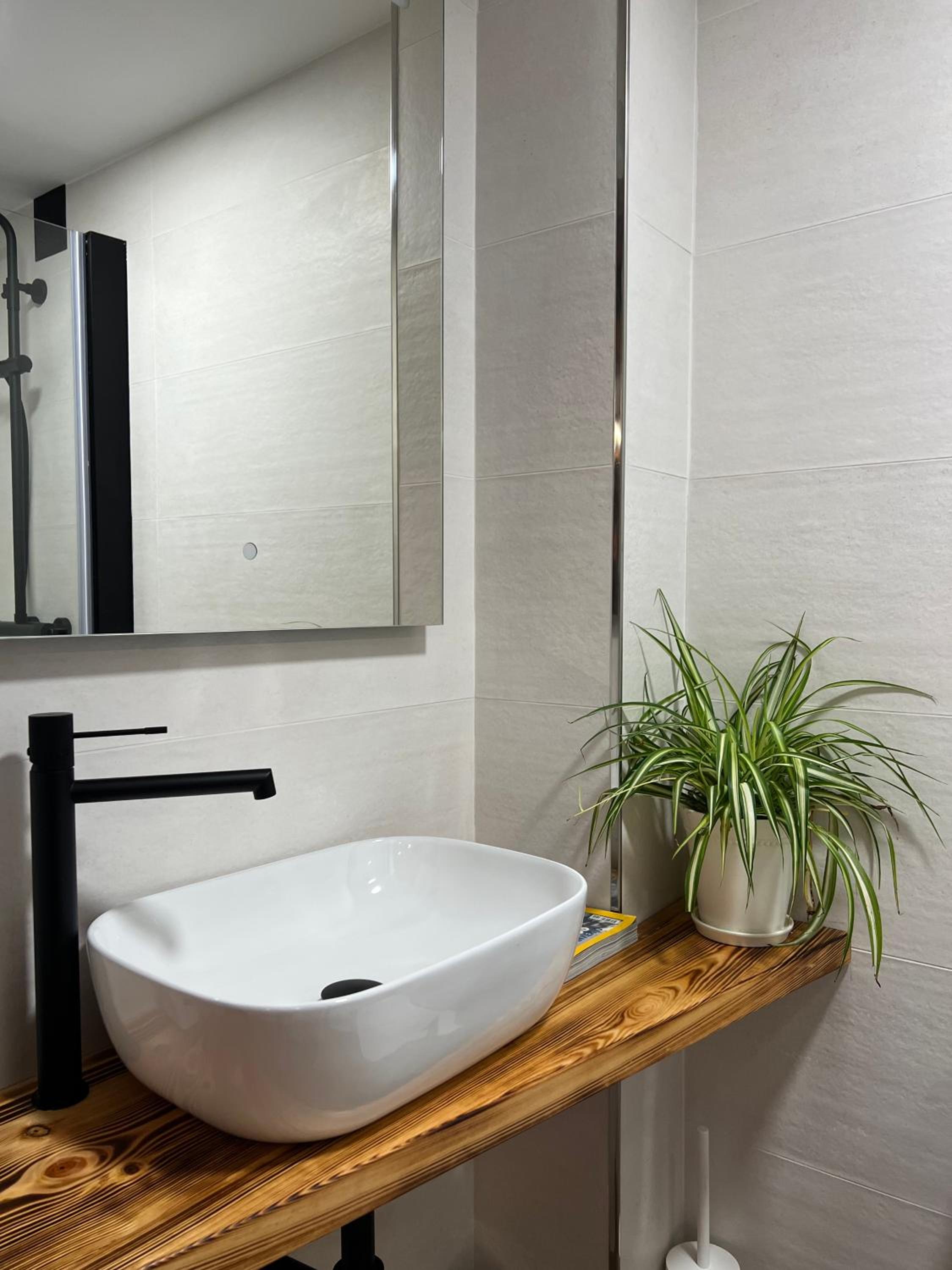 Rural Lambre by Miramar Stays