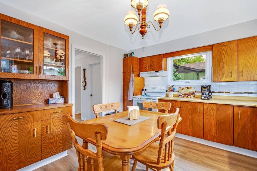 Cozy Waterfront Cottage, WiFi-Netflix-Dog Friendly